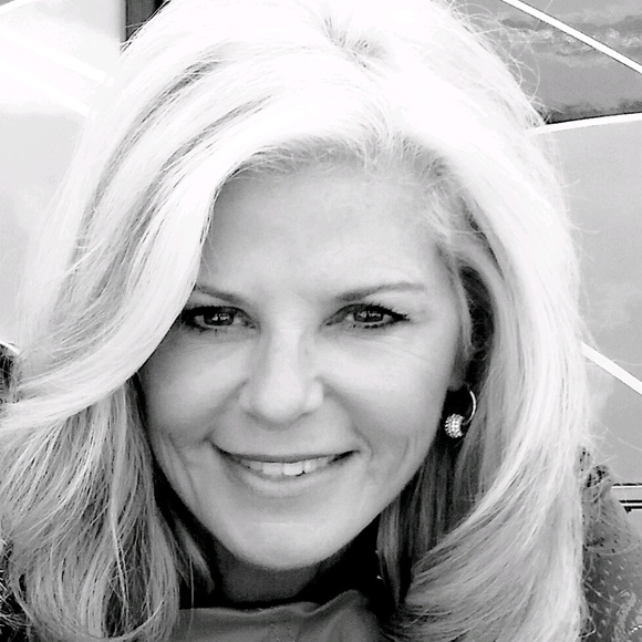 Meet your Posher, Janet - Picture 1 of 1